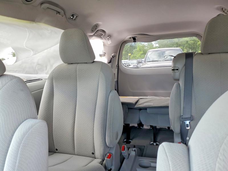 Снимка 10 от търг – 2012 TOYOTA SIENNA с VIN 5TDKK3DC0CS226484
