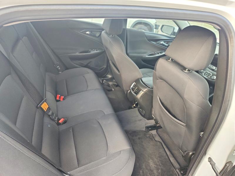 Photo 10 from auction – 2018 CHEVROLET MALIBU with VIN 1G1ZD5ST6JF213848