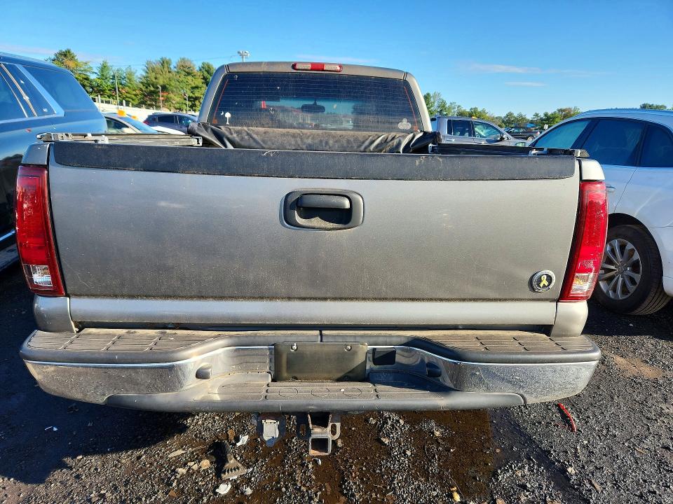 Photo 6 from auction – 2006 CHEVROLET SILVERADO with VIN 1GCEK19V36E113361