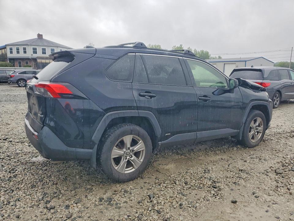 Photo 3 from auction – 2022 TOYOTA RAV4 with VIN JTMLWRFV1ND147172