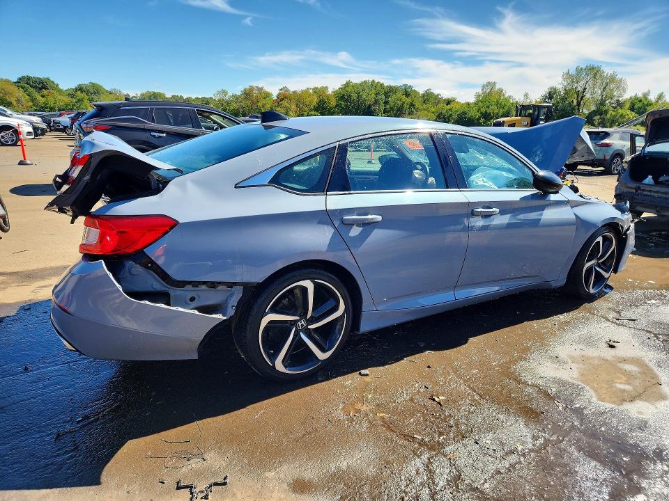 Снимка 3 от търг – 2022 HONDA ACCORD с VIN 1HGCV1F35NA072403
