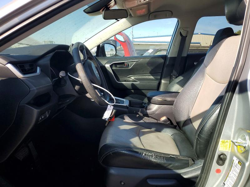 Photo 7 from auction – 2019 TOYOTA RAV4 with VIN 2T3K1RFV2KW028796