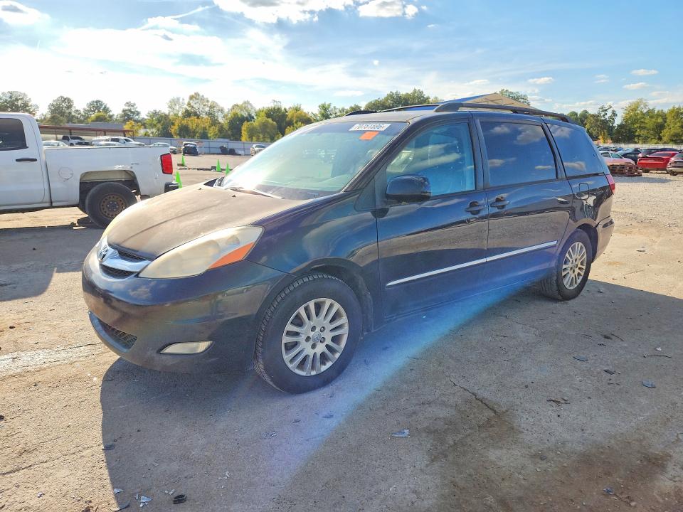 TOYOTA SIENNA 2008 with VIN 5TDZK22C08S135492 - Photo from auction