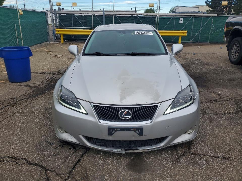 Photo 5 from auction – 2006 LEXUS IS with VIN JTHBE262765008685