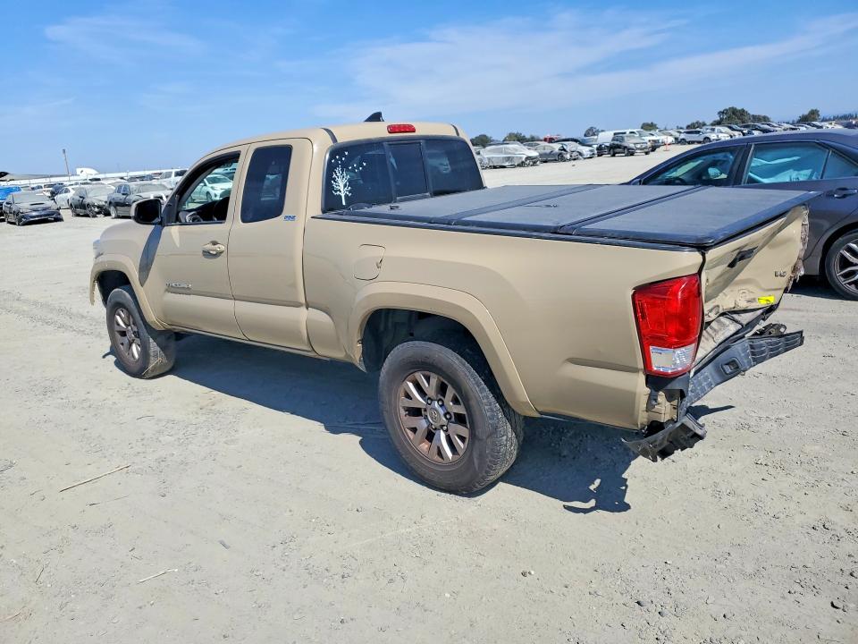 Снимка 2 от търг – 2016 TOYOTA TACOMA с VIN 5TFSZ5AN5GX028836