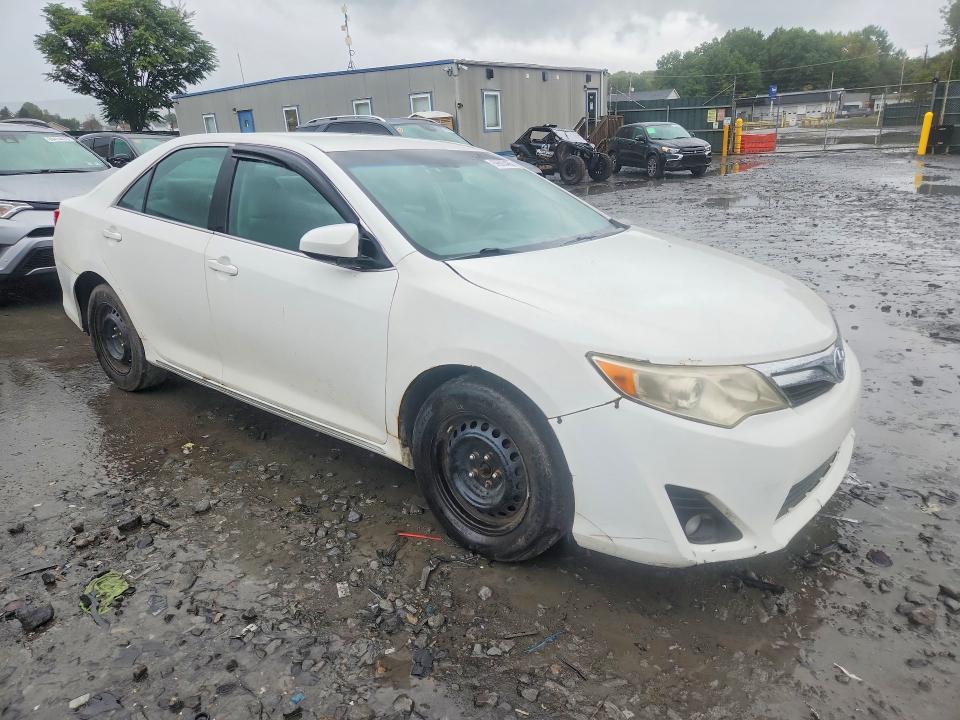 Снимка 4 от търг – 2014 TOYOTA CAMRY HYBRID с VIN 4T1BD1FK9EU138112
