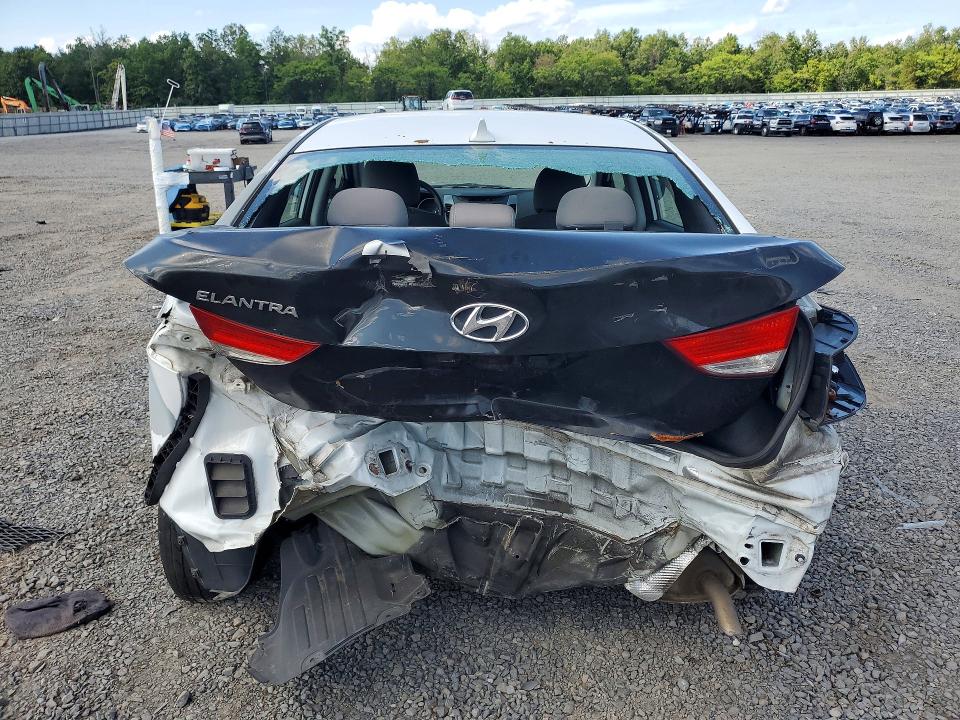Zdjęcie 6 z aukcji – 2015 HYUNDAI ELANTRA z VIN 5NPDH4AEXFH623973