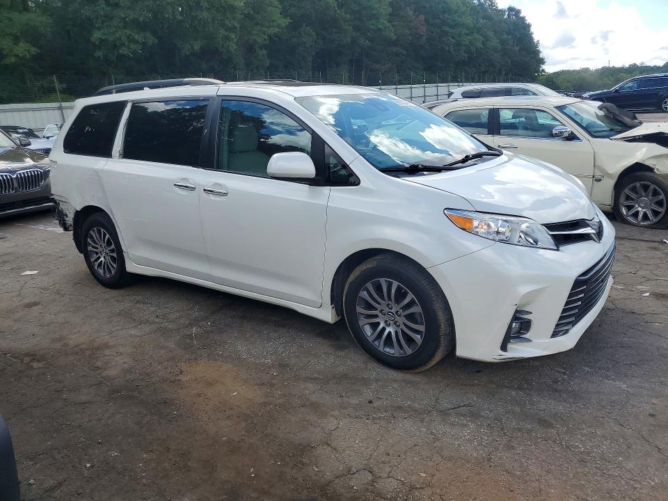 Photo 4 from auction – 2018 TOYOTA SIENNA with VIN 5TDYZ3DC1JS951174