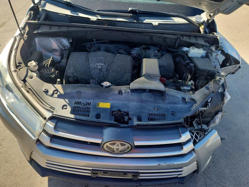 Photo 11 from auction – 2019 TOYOTA HIGHLANDER with VIN 5TDZZRFH4KS296042