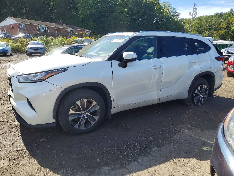 Снимка 1 от търг – 2020 TOYOTA HIGHLANDER с VIN 5TDHZRBH2LS501697