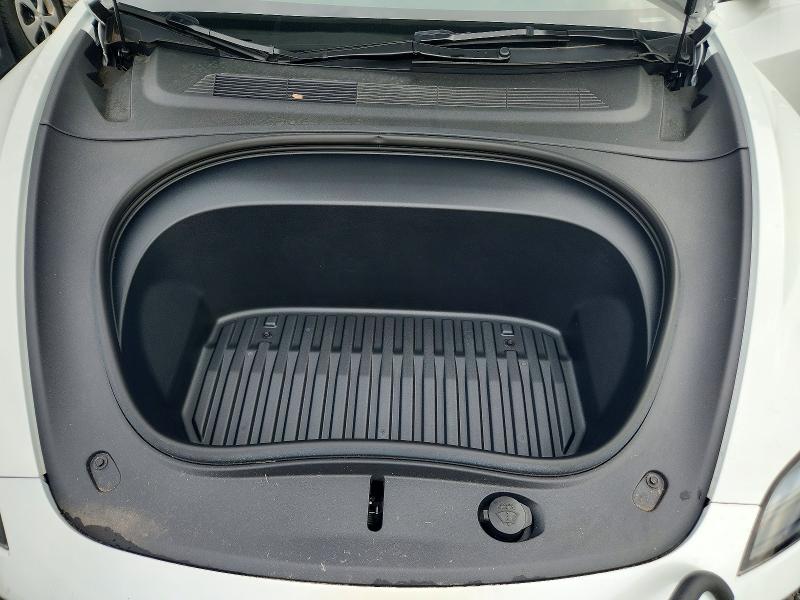 Снимка 11 от търг – 2025 TESLA MODEL 3 с VIN 5YJ3E1EA3SF966823