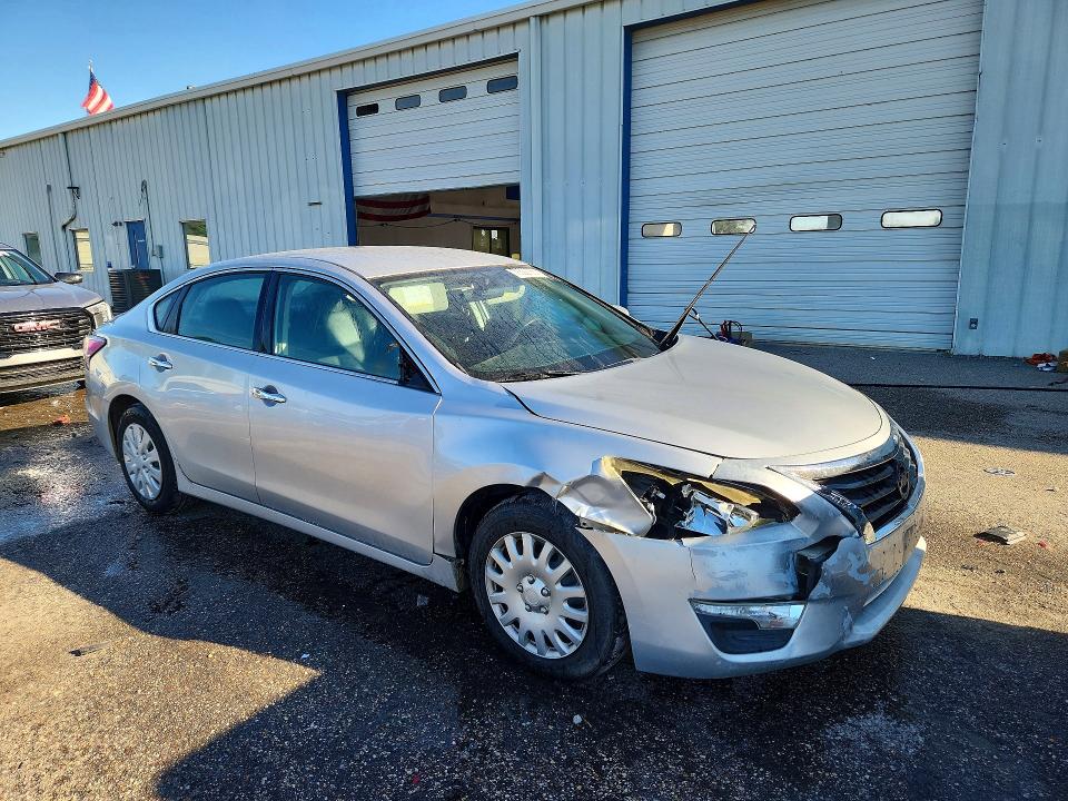 Снимка 4 от търг – 2015 NISSAN ALTIMA с VIN 1N4AL3AP1FC124462