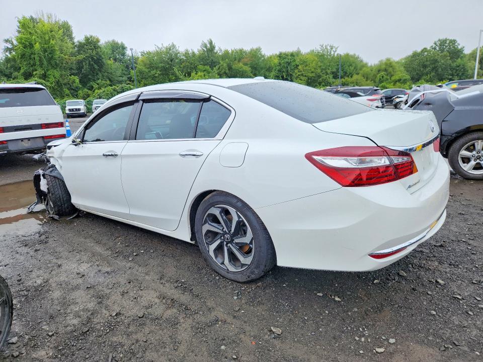 Photo 2 from auction – 2016 HONDA ACCORD with VIN 1HGCR2F85GA003977