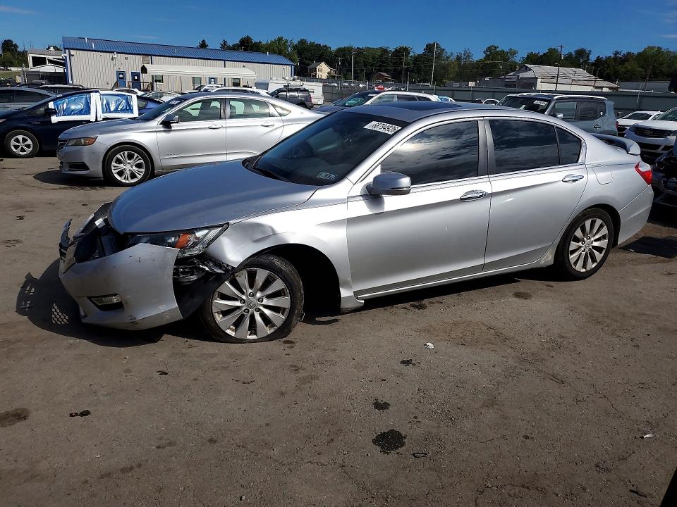 HONDA ACCORD 2014 с VIN 1HGCR2F85EA109696 - Снимка от търг