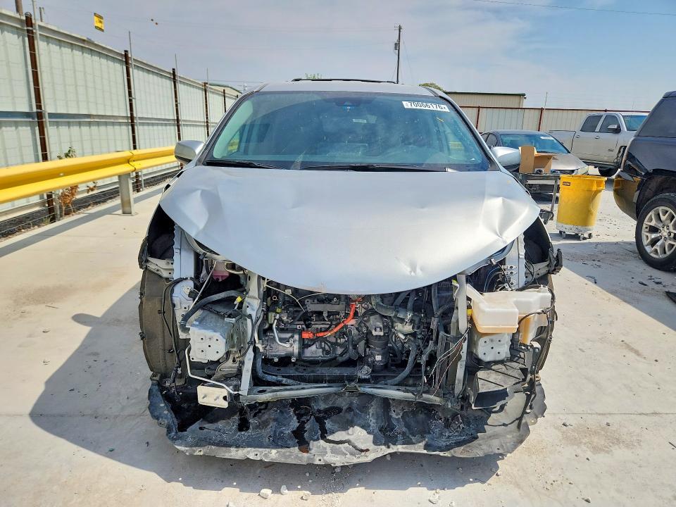 Photo 5 from auction – 2024 TOYOTA SIENNA with VIN 5TDKSKFC0RS125770