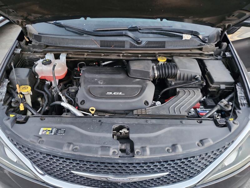Photo 11 from auction – 2017 CHRYSLER PACIFICA with VIN 2C4RC1GG7HR840141