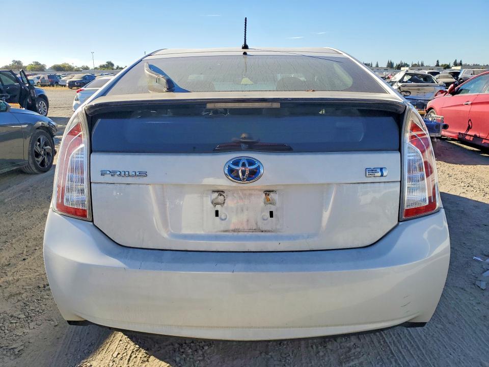 Photo 6 from auction – 2014 TOYOTA PRIUS with VIN JTDKN3DU9E0365714