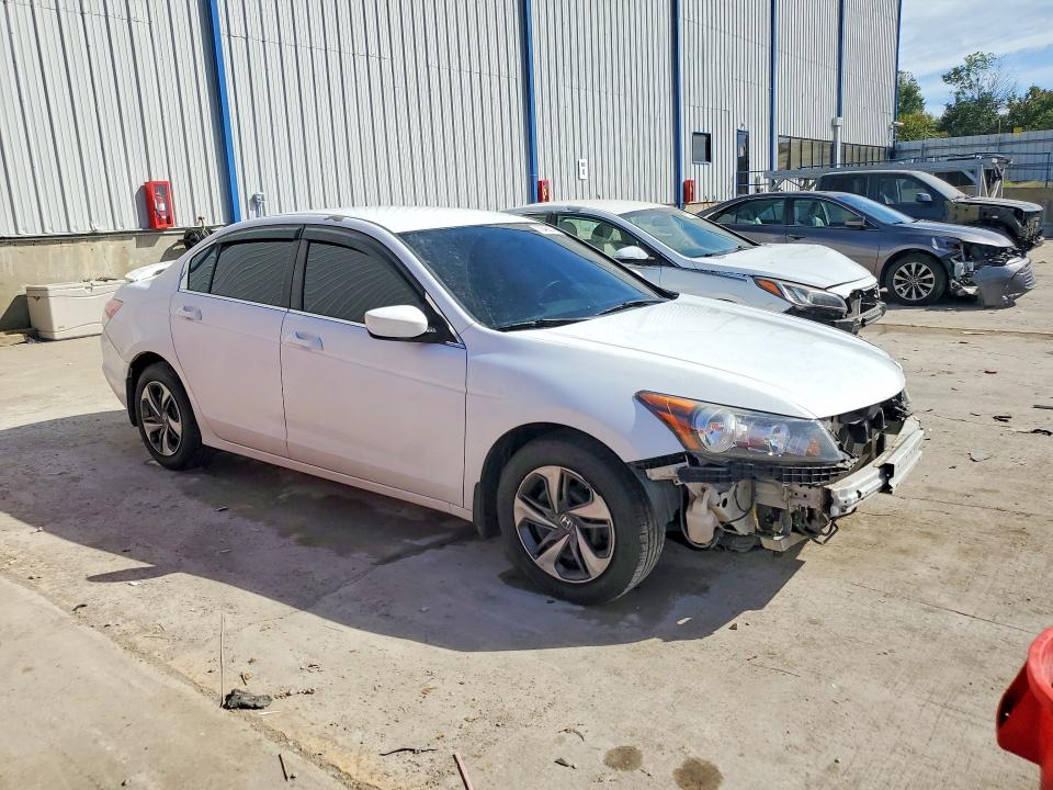 Снимка 4 от търг – 2008 HONDA ACCORD с VIN 1HGCP26448A057937