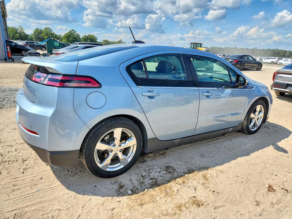 Photo 3 from auction – 2015 CHEVROLET VOLT with VIN 1G1RB6E42FU113152