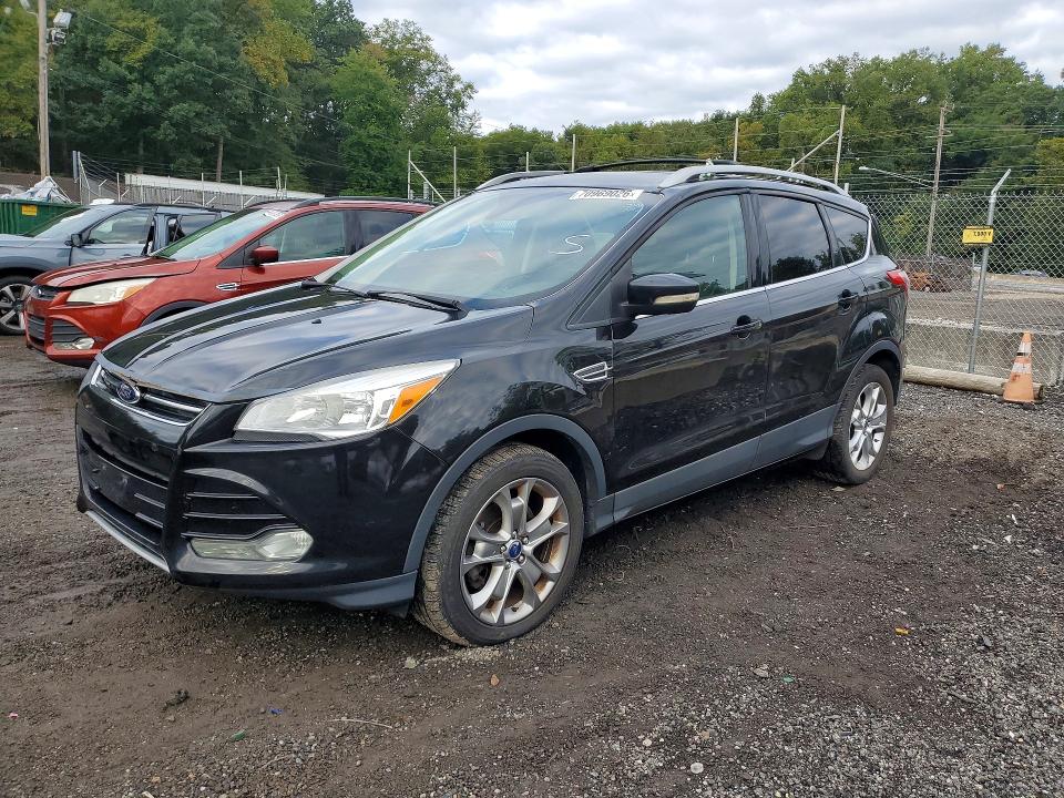 FORD ESCAPE 2015 مع رقم تعريف المركبة 1FMCU9J9XFUA65826 - صورة من المزاد
