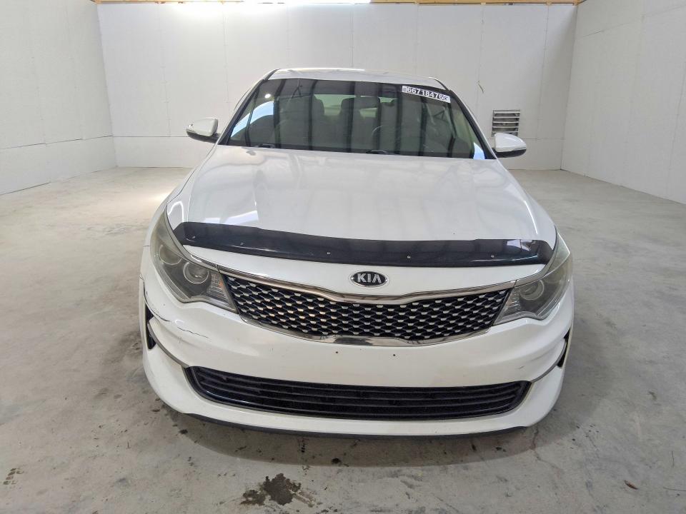Photo 5 from auction – 2017 KIA OPTIMA with VIN 5XXGU4L30HG178260