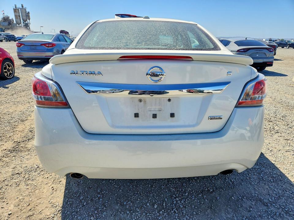 Photo 6 from auction – 2015 NISSAN ALTIMA with VIN 1N4AL3AP2FC571138