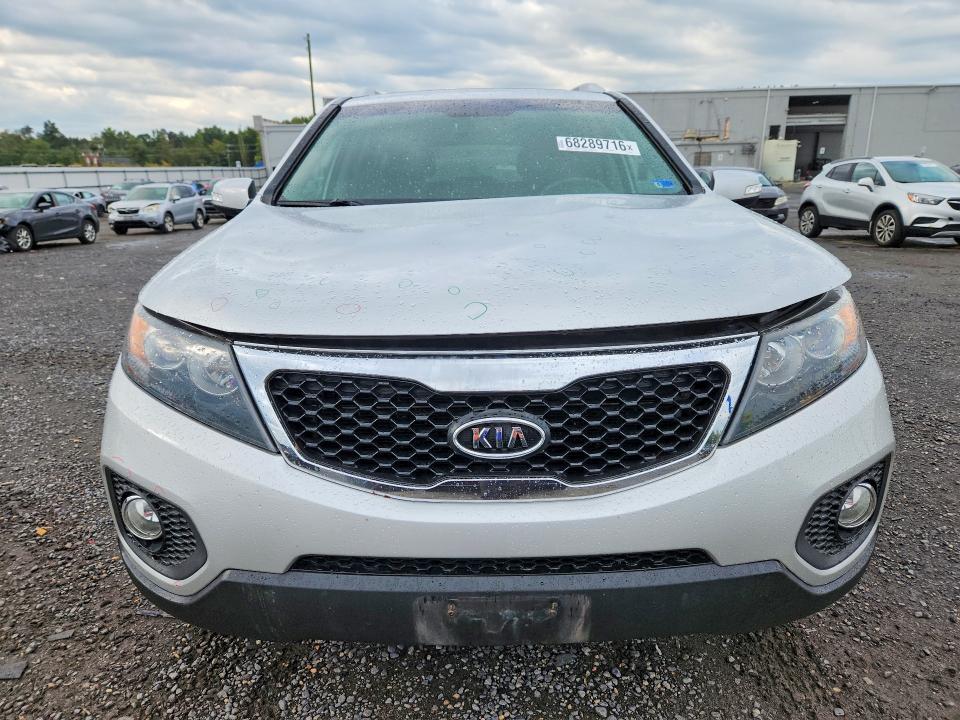 Photo 5 from auction – 2013 KIA SORENTO with VIN 5XYKT3A65DG411852