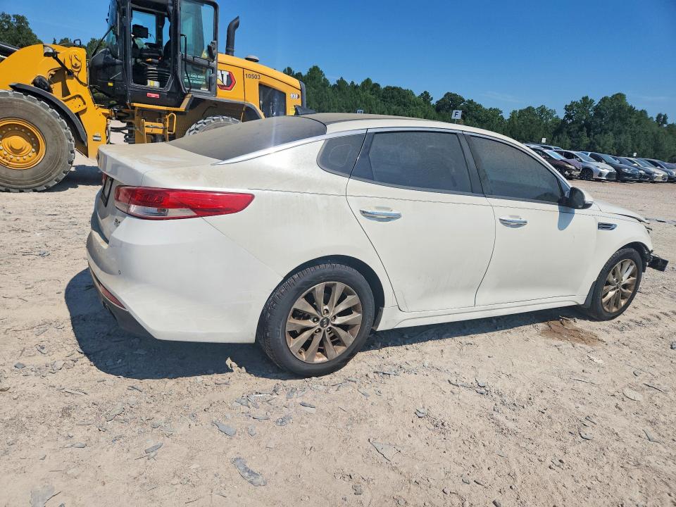 Photo 3 from auction – 2016 KIA OPTIMA with VIN 5XXGU4L37GG056770