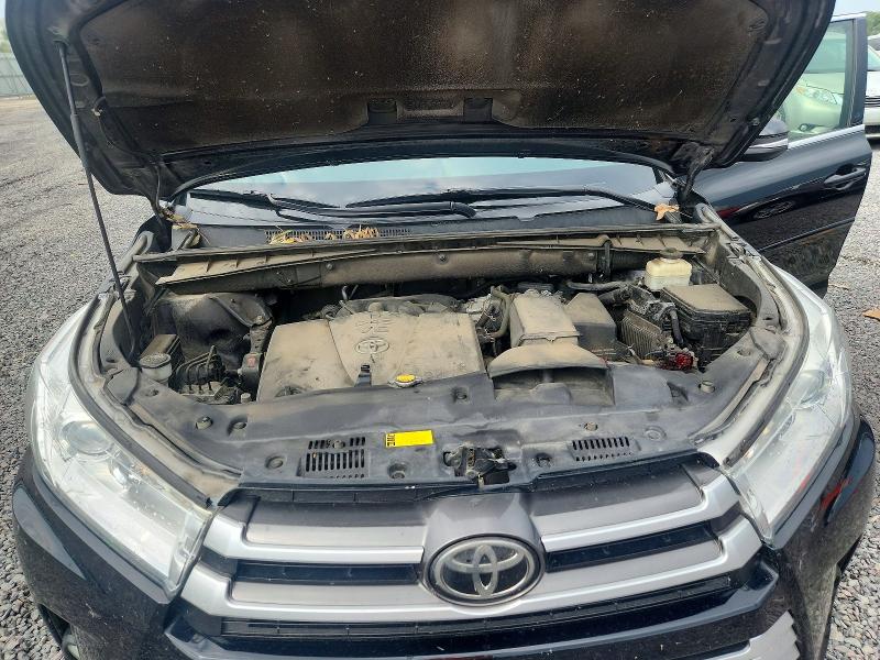 Photo 12 from auction – 2017 TOYOTA HIGHLANDER with VIN 5TDKZRFH7HS510502