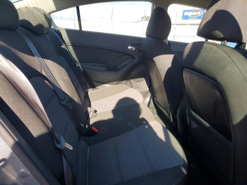 Снимка 10 от търг – 2017 KIA FORTE с VIN 3KPFL4A73HE140437