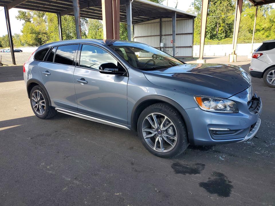 Снимка 4 от търг – 2018 VOLVO V60 CROSS COUNTRY с VIN YV440MWK1J2058879