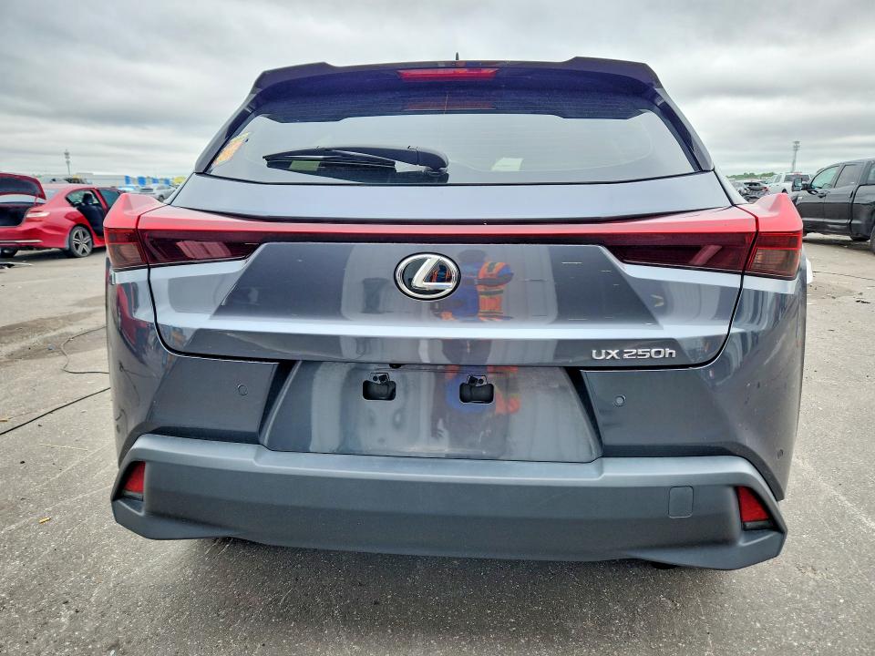 Снимка 6 от търг – 2024 LEXUS UX 250H с VIN JTHP6JBH8R2189566