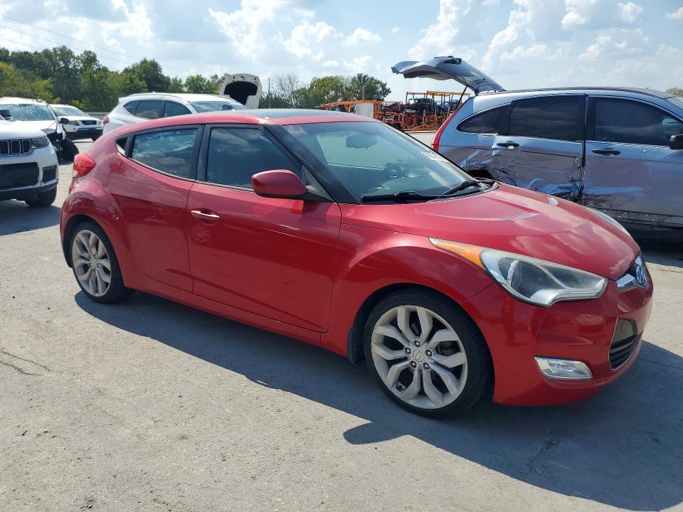 Photo 4 from auction – 2013 HYUNDAI VELOSTER with VIN KMHTC6AD1DU107643