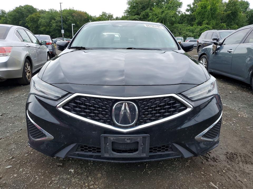 Photo 5 from auction – 2019 ACURA ILX with VIN 19UDE2F32KA013010