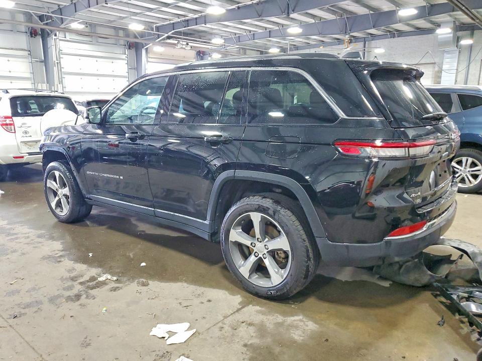 Снимка 2 от търг – 2023 JEEP GRAND CHEROKEE с VIN 1C4RJHBG7PC530472