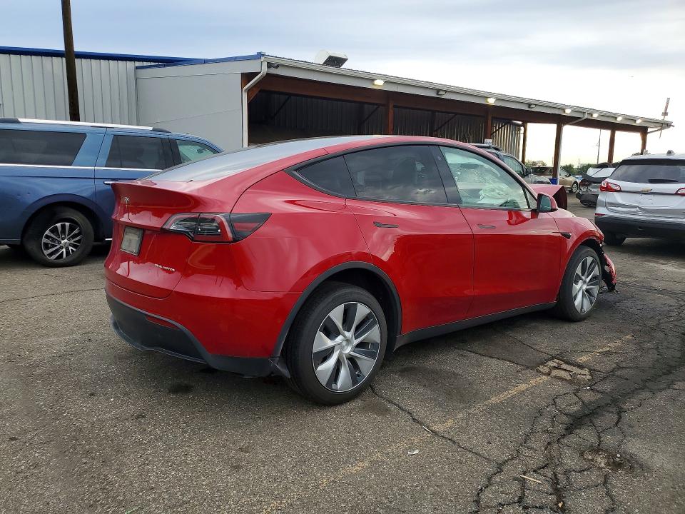 Снимка 3 от търг – 2022 TESLA MODEL Y с VIN 7SAYGDEE7NF425379