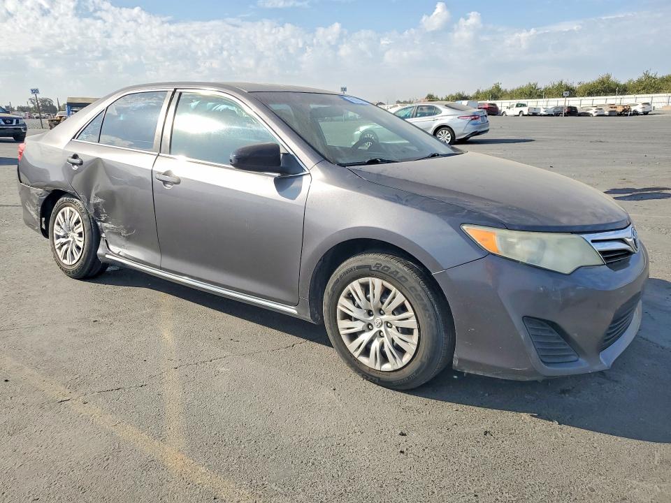 Photo 4 from auction – 2014 TOYOTA CAMRY with VIN 4T4BF1FKXER385252