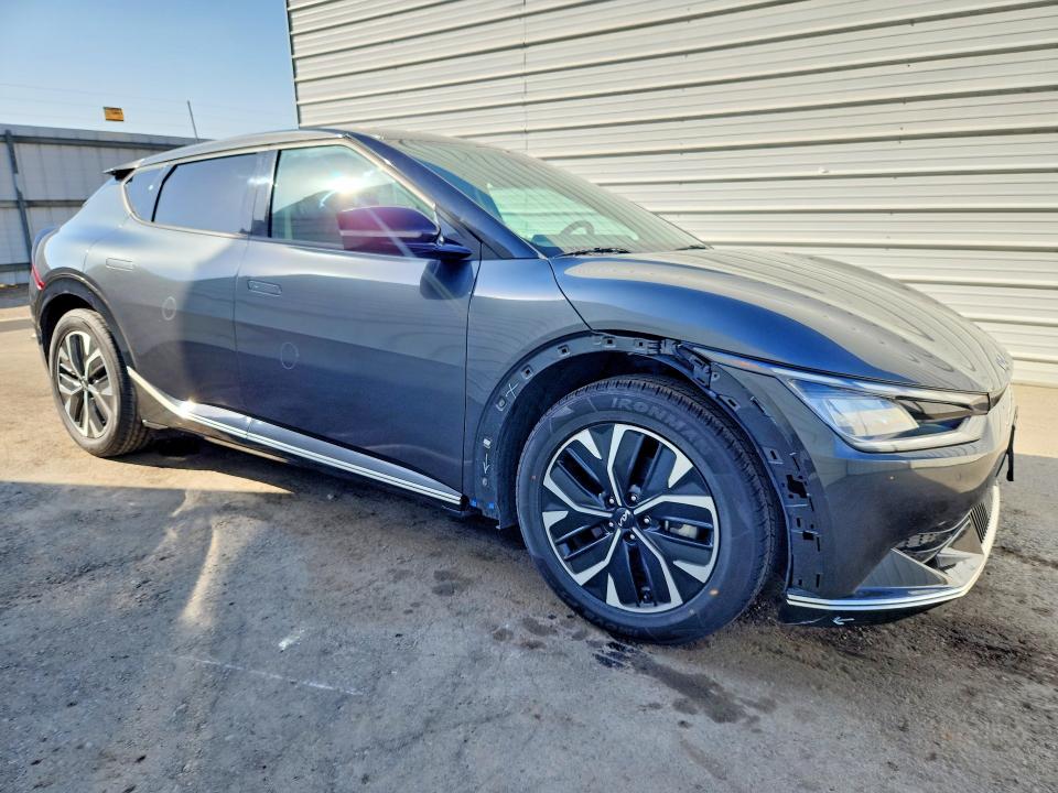 Снимка 4 от търг – 2023 KIA EV6 с VIN KNDC34LA9P5111630