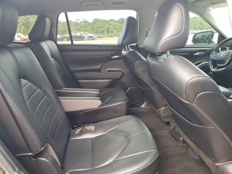 Photo 11 from auction – 2022 TOYOTA HIGHLANDER with VIN 5TDBZRBH2NS573329