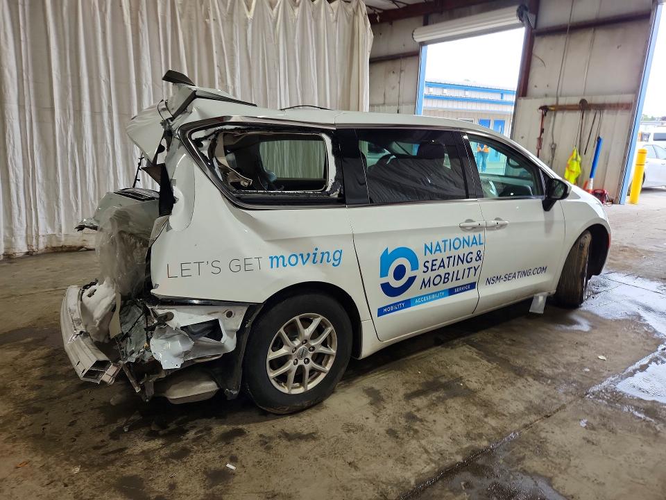 Photo 3 from auction – 2023 CHRYSLER VOYAGER with VIN 2C4RC1CG1PR564236