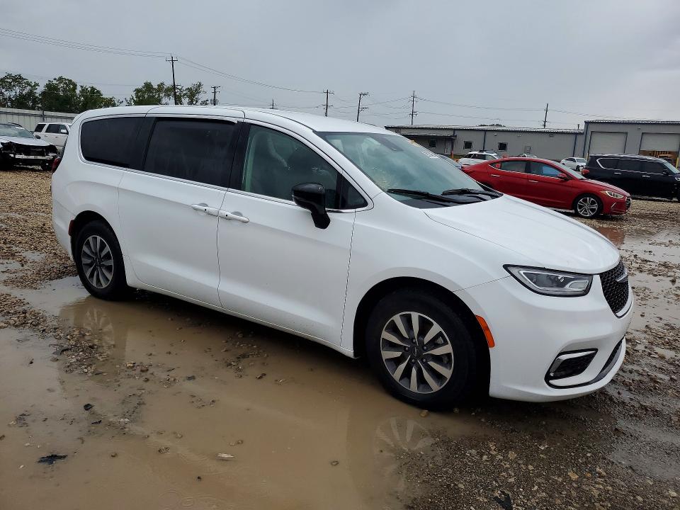 Zdjęcie 4 z aukcji – 2024 CHRYSLER PACIFICA z VIN 2C4RC1S7XRR150294