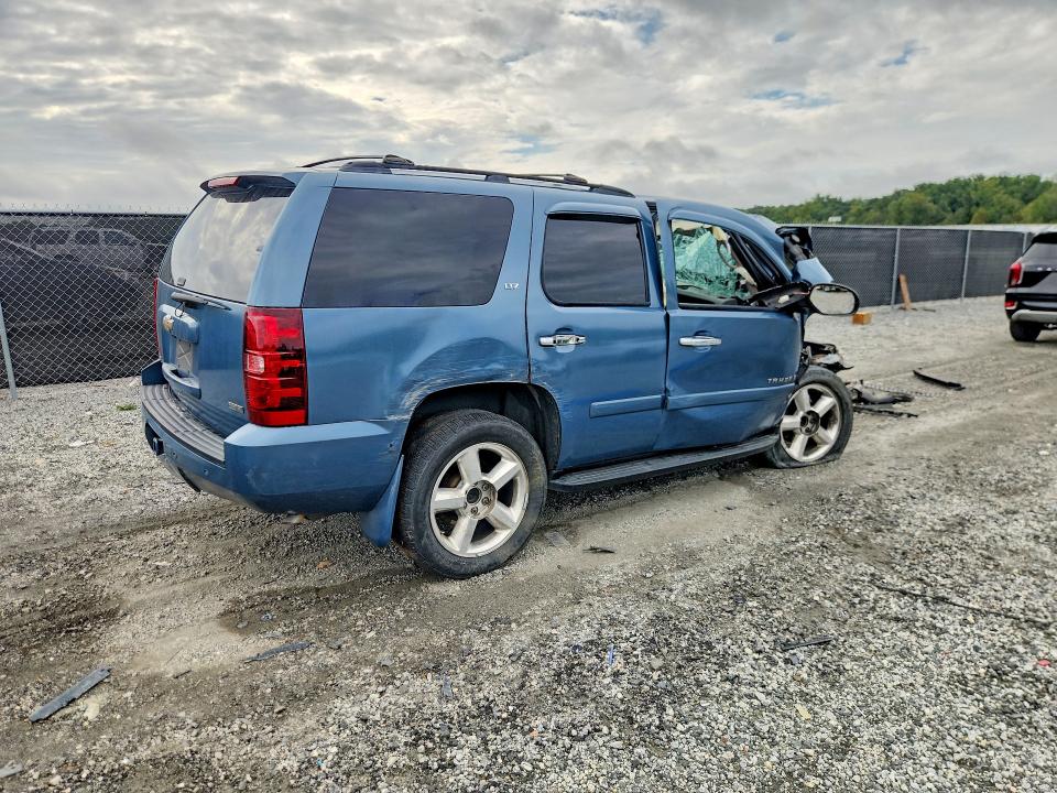 Photo 3 from auction – 2008 CHEVROLET TAHOE with VIN 1GNFC13098R155535