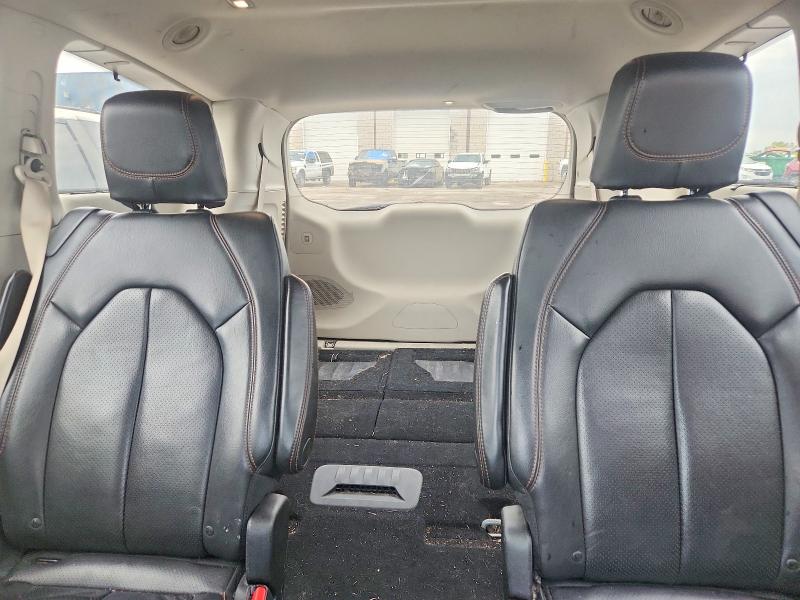 Photo 10 from auction – 2017 CHRYSLER PACIFICA with VIN 2C4RC1EG3HR508541