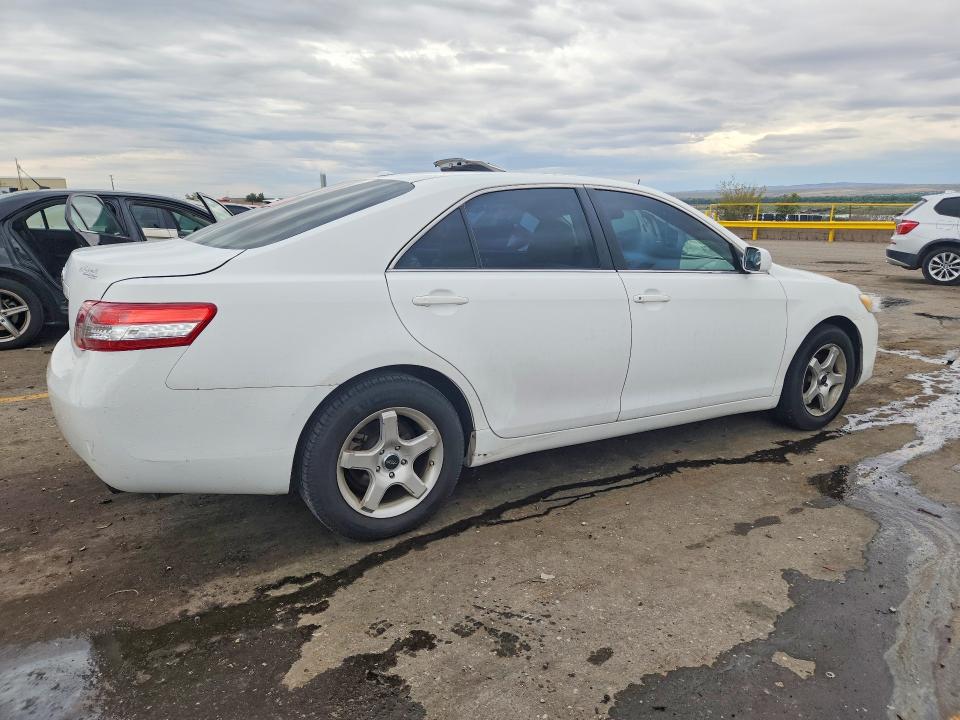 Снимка 3 от търг – 2011 TOYOTA CAMRY с VIN 4T4BF3EK5BR114446