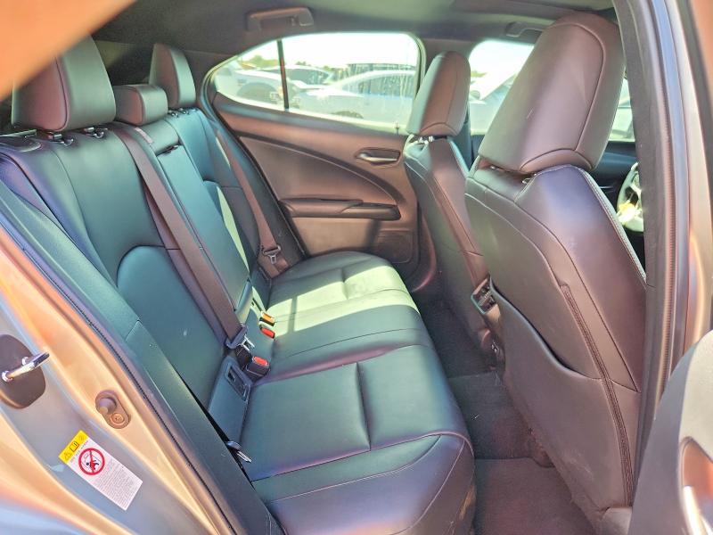 Photo 10 from auction – 2019 LEXUS UX with VIN JTHY3JBH1K2001117