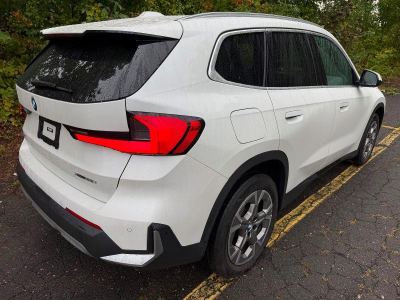 Фото 3 с аукциона – 2023 BMW X1 с VIN WBX73EF05P5W16853