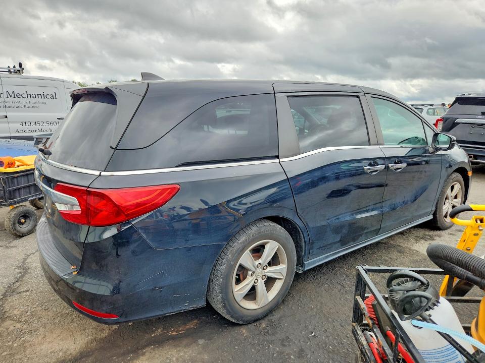 Photo 3 from auction – 2018 HONDA ODYSSEY with VIN 5FNRL6H5XJB033334