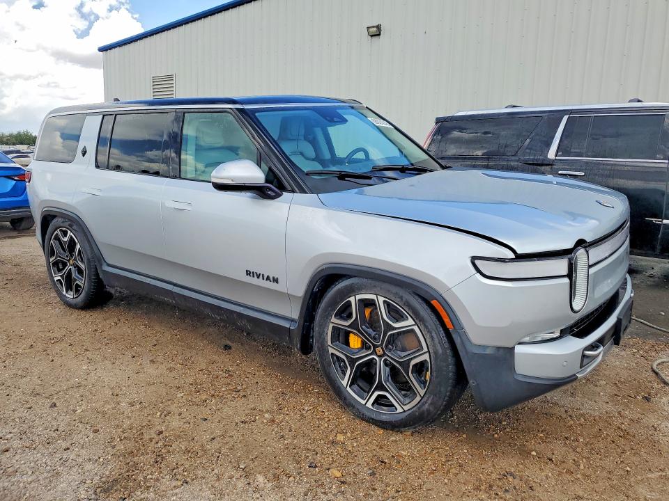 Photo 4 from auction – 2023 RIVIAN R1S with VIN 7PDSGABA0PN008136