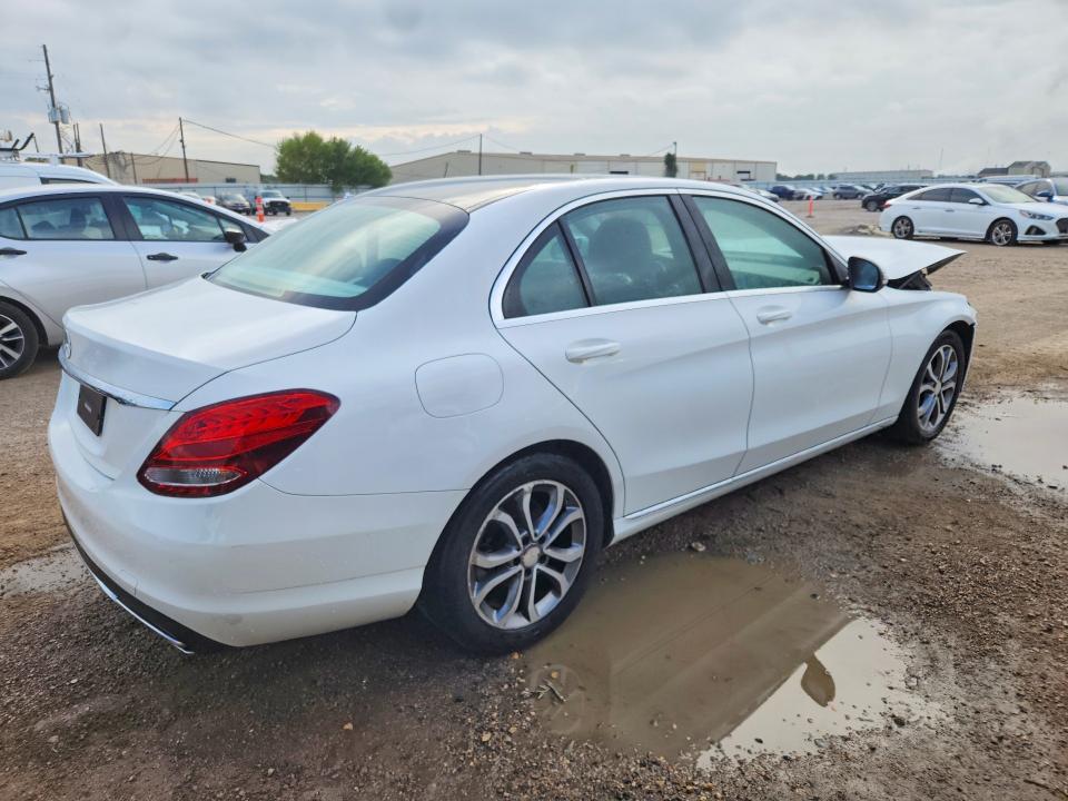 Снимка 3 от търг – 2017 MERCEDES-BENZ C с VIN 55SWF4JB7HU192027