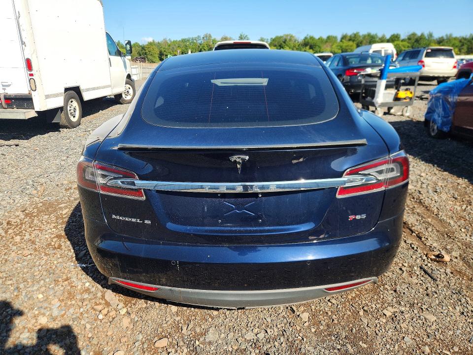 Photo 6 from auction – 2014 TESLA MODEL S with VIN 5YJSA1H13EFP42409